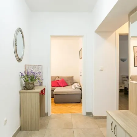 With Wifi - 21804 Daire Split