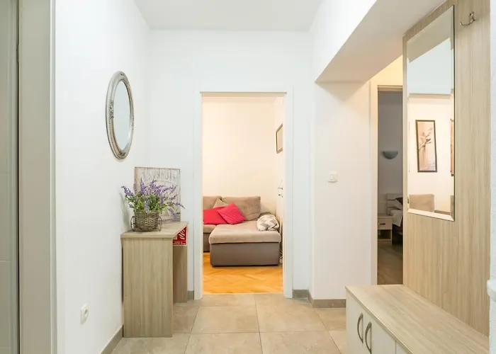 With Wifi - 21804 Apartment Split